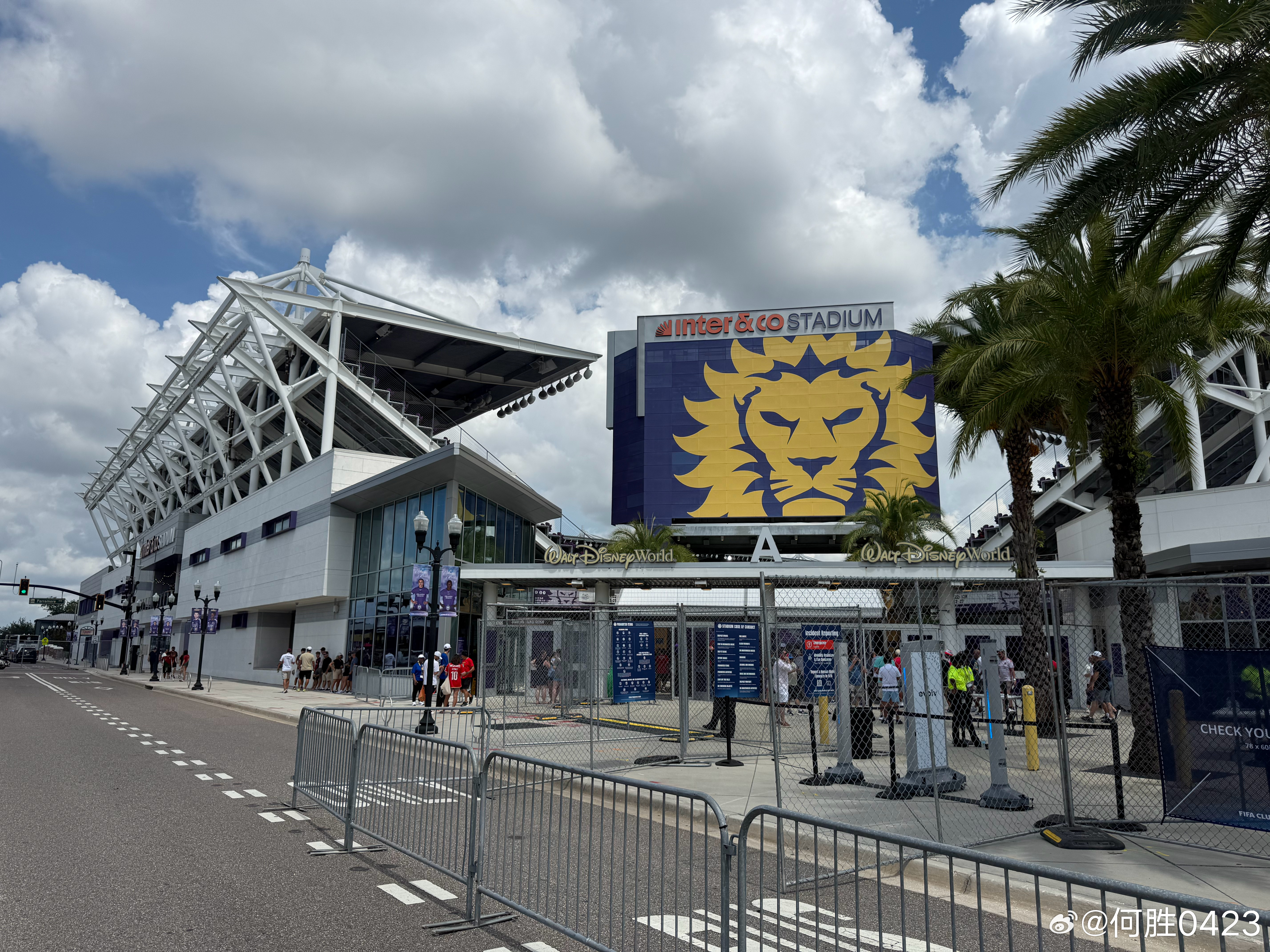 赛地聚焦——欧冠今晨热度飙升，那不勒斯内部沟通，媒体盛赞，心理建设被强调的简单介绍